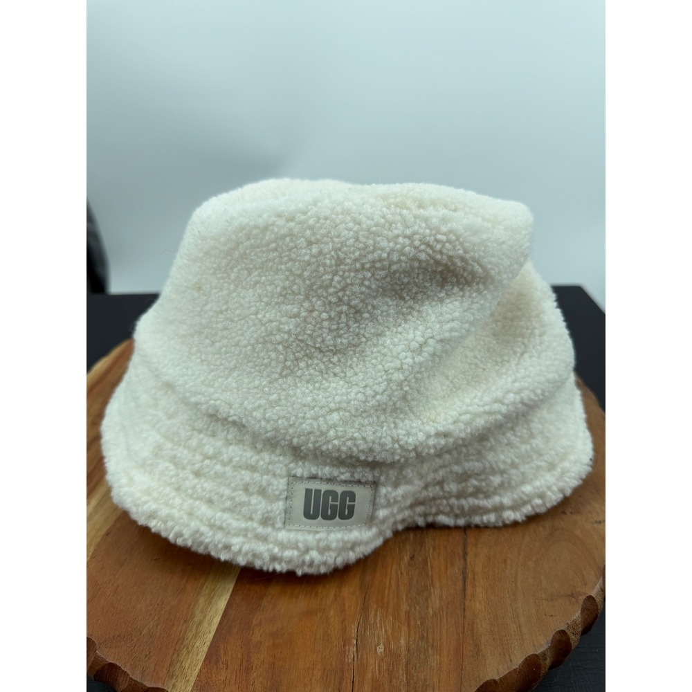 UGG Sherpa Bucket Hat Womens OS White Faux Fur Logo Patch Cozy Winter